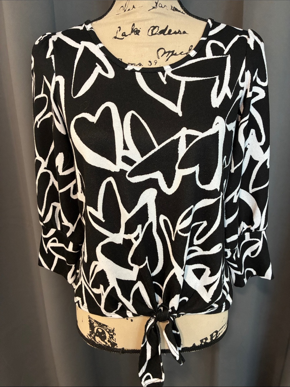 Adrienne Vittadini Black & White Heart-Print Tie-Front Blouse